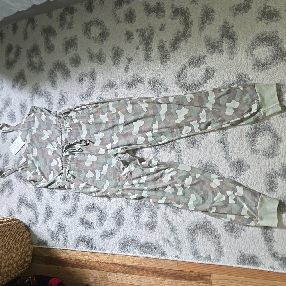 Alternative Light Moss Camo Jumpsuit Sz XS NWT - Picture 4 of 9